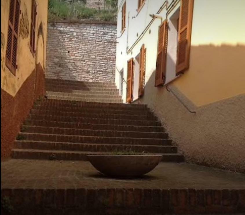 Appartamento Casa Leo Fossombrone Esterno foto