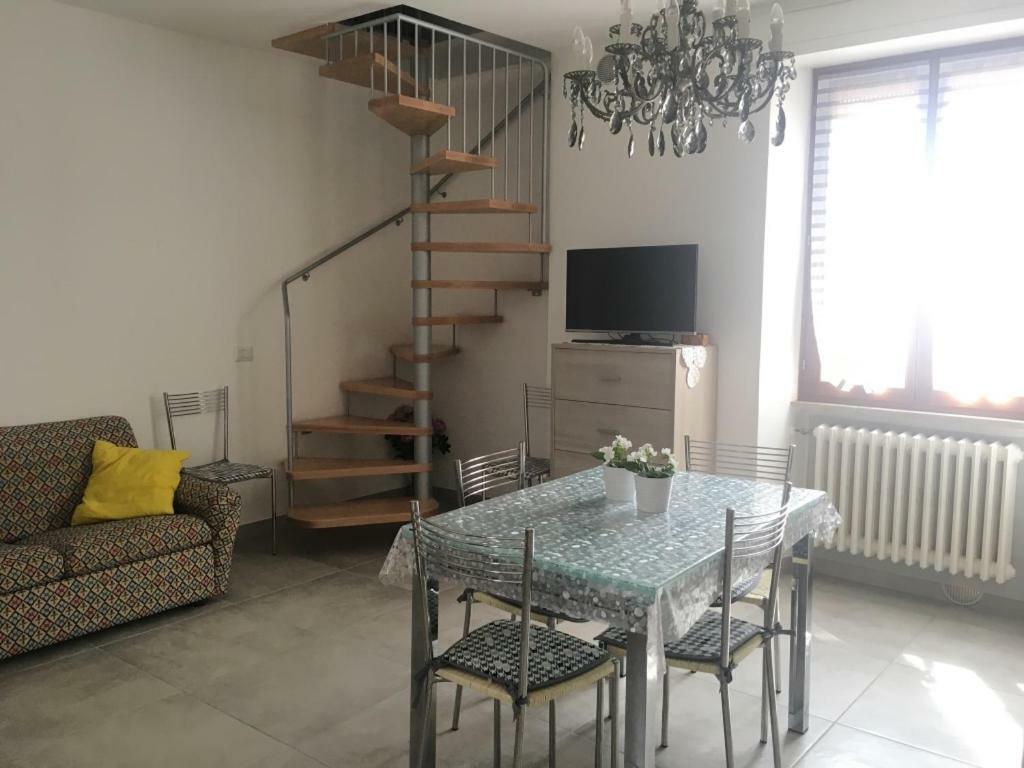 Appartamento Casa Leo Fossombrone Esterno foto